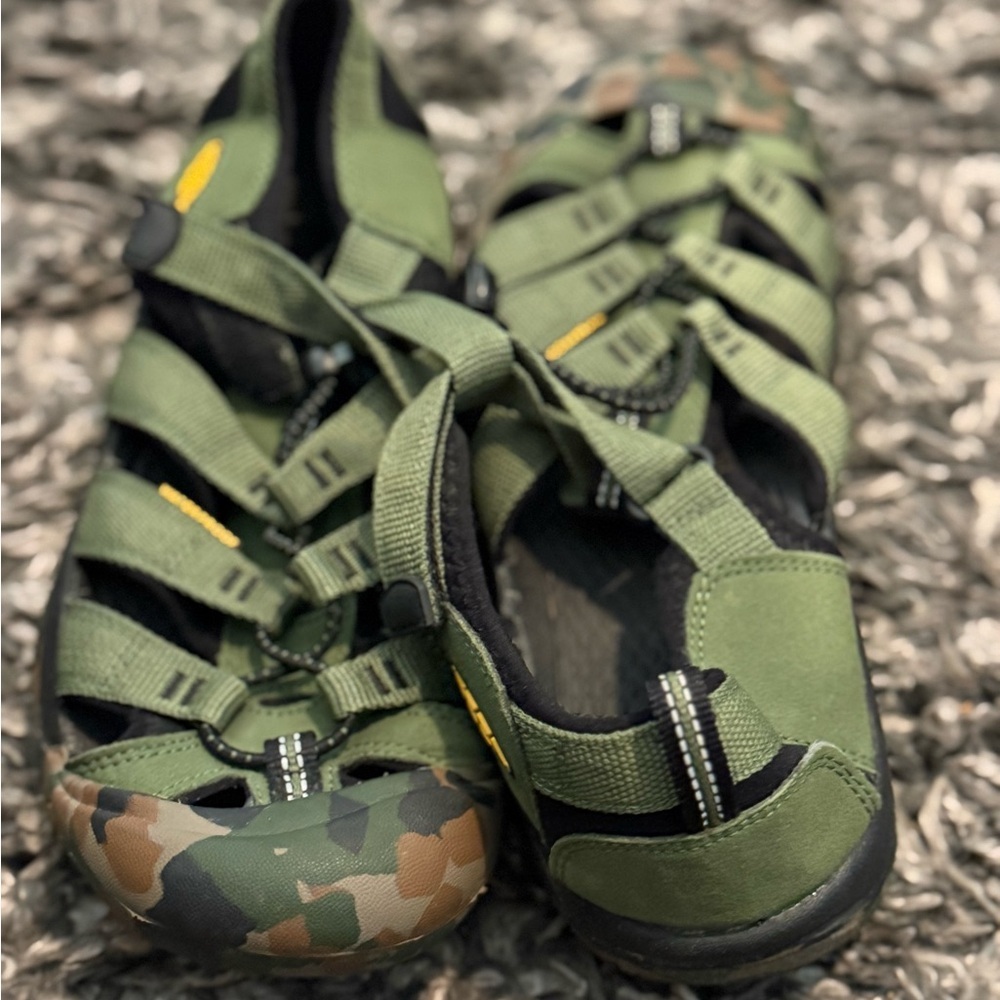 Keen Black and Green Footwear